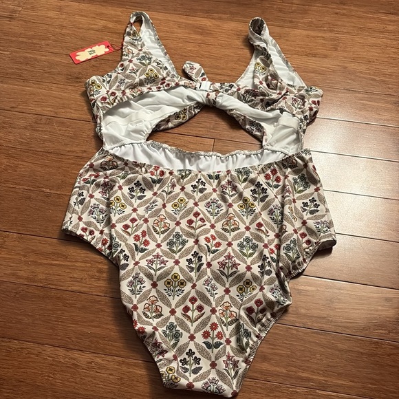 Tamara Malta’s Floral Cutout One-Piece Swimsuit -NWT - size 30/32 - Picture 6 of 7